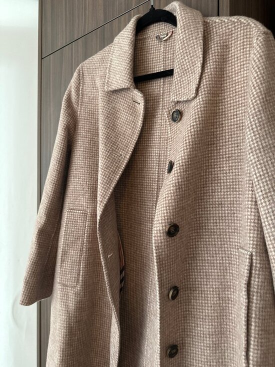 Jackets & Blazers - Checkered long Wool Coat Beige 100% Wool Like New XL